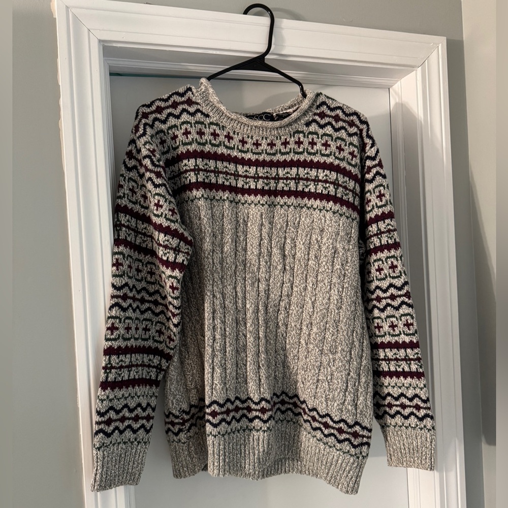 Cozy Patterned Crew Neck Sweater - image 1